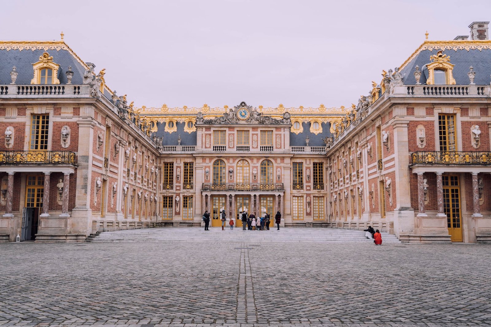 You are currently viewing Beyond the City Walls: Day Trips to Versailles, Giverny, and Beyond